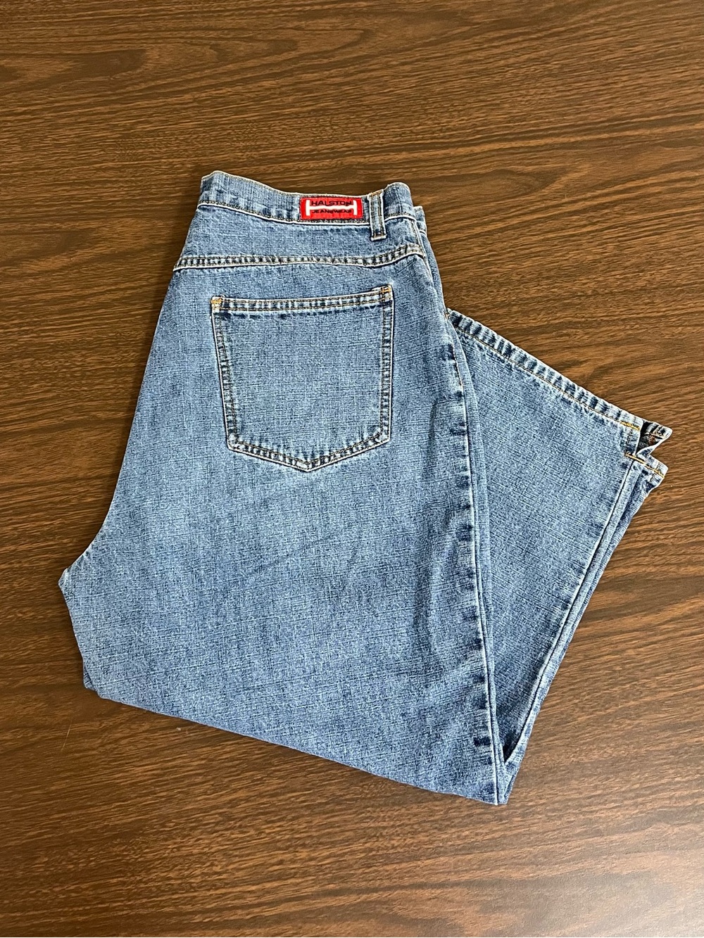 Halston Jeanswear Womens Size 14 High Rise Straight Leg Jeans Light Wash Capri